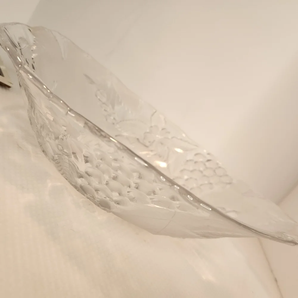 Mikasa‎ Country Fields vintage glass fruit bowl with raised fruit motif